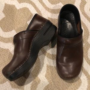 Brown leather Danskos size 37